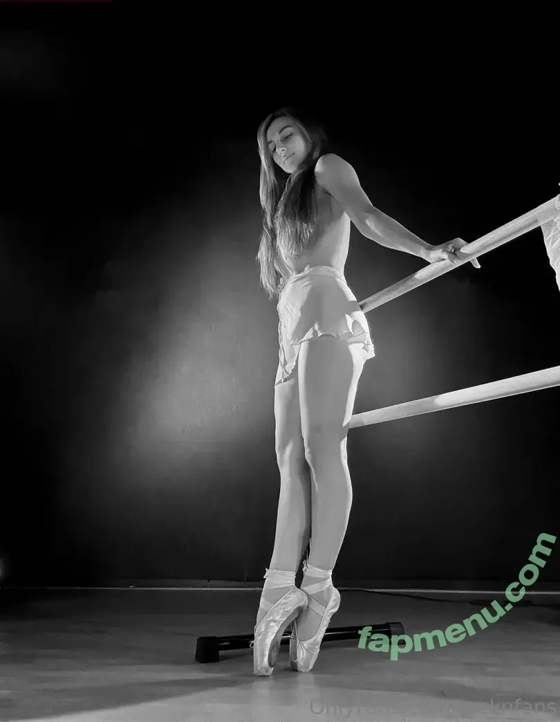 rocknfans nude photo #0015 (rocknfans)