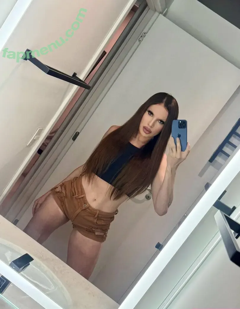 Romagaga nude photo #0009 (RomagagaGuidini / euromagagah)