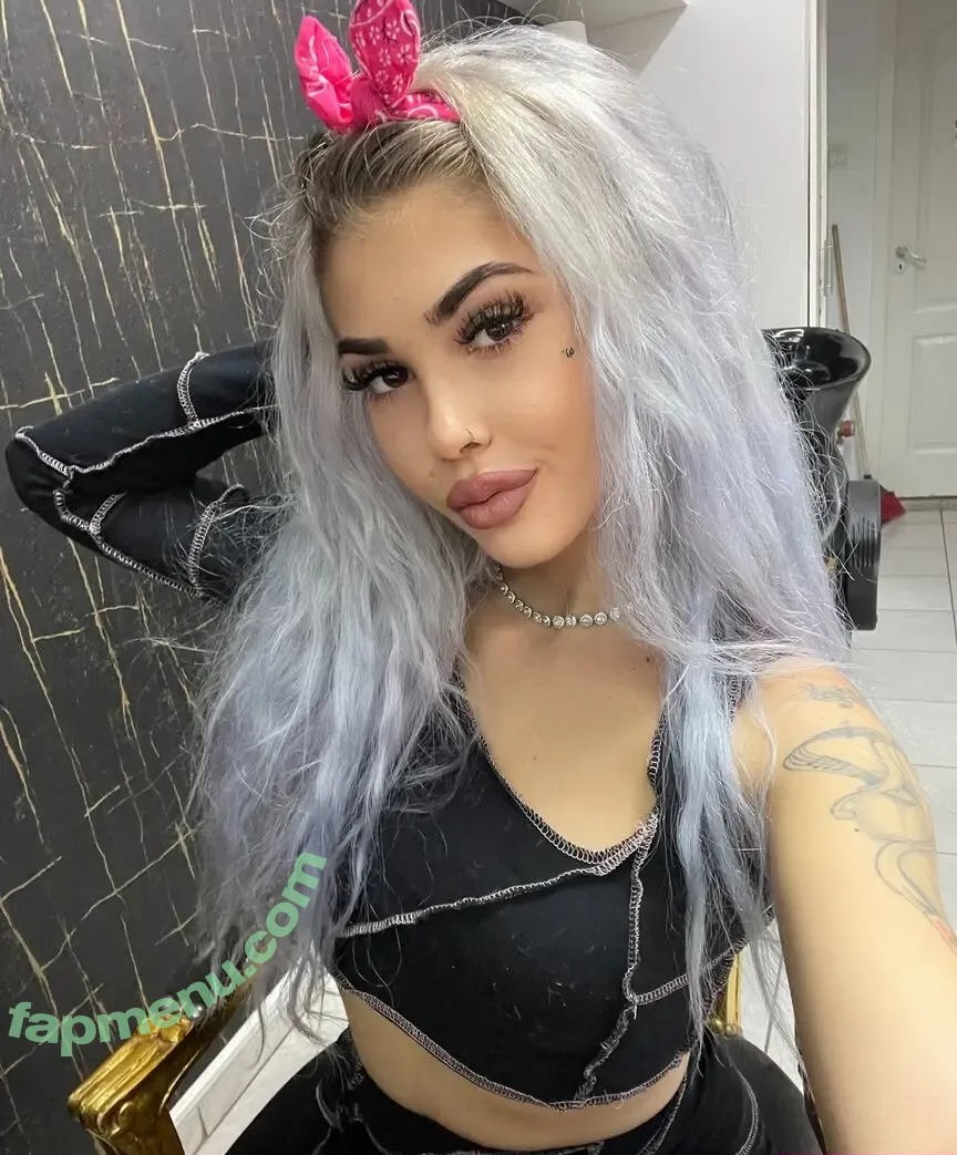 Romanian Girls nude photo #0168 (emakarter1 / roxannaursu)