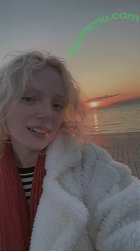 Romanowwa nude photo #0040 (tttsss_ccchhh)