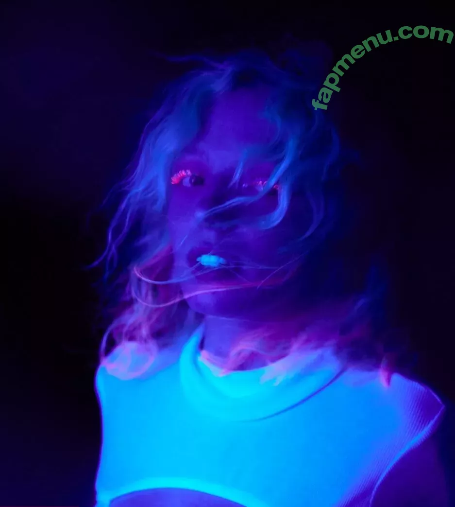 Romanowwa nude photo #0044 (tttsss_ccchhh)