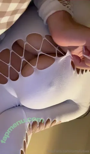 romyluisaa / romysbasics nude photo #0044