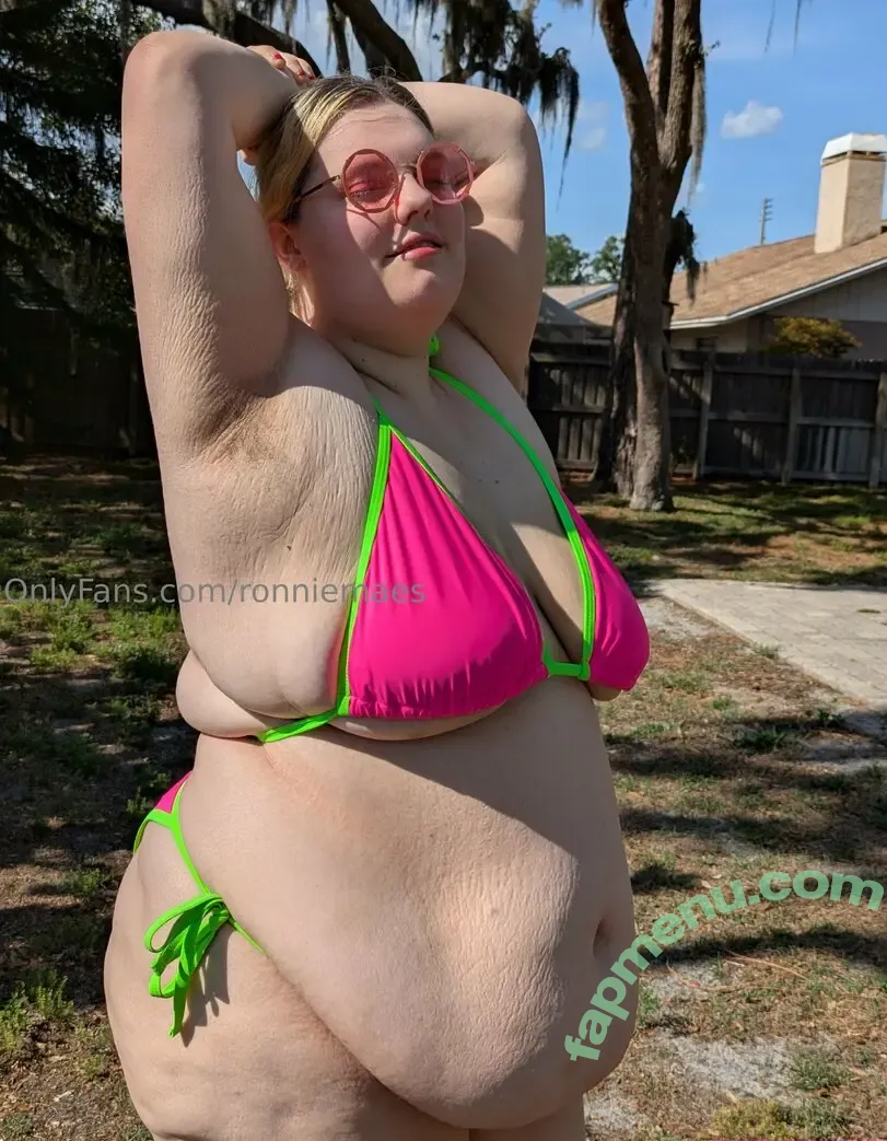 ronniemaes nude photo #0016 (ronniemaesummers)