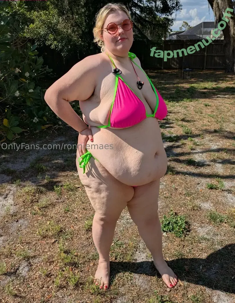 ronniemaes nude photo #0017 (ronniemaesummers)