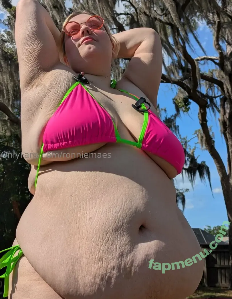 ronniemaes nude photo #0022 (ronniemaesummers)