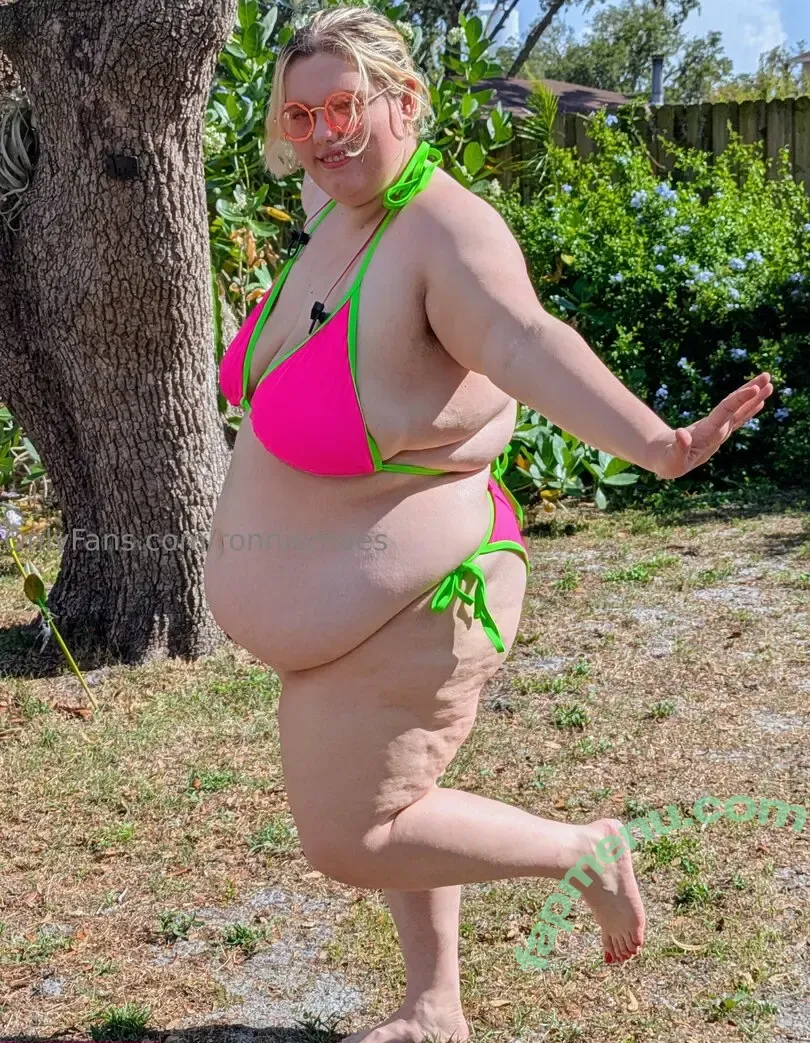 ronniemaes nude photo #0033 (ronniemaesummers)