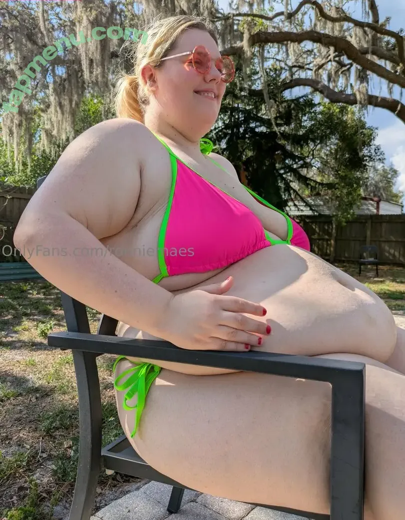 ronniemaes nude photo #0040 (ronniemaesummers)