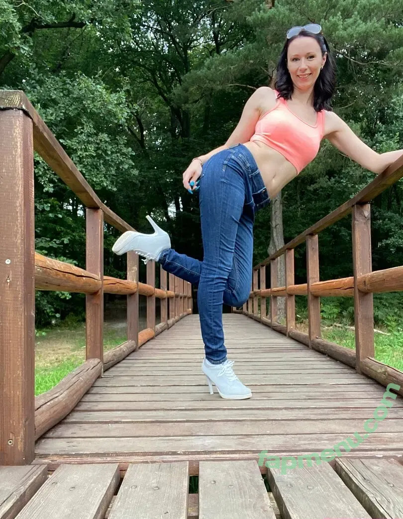 ronya_eastgermany_ofc nude photo #0004 (ronya_rabe_links)