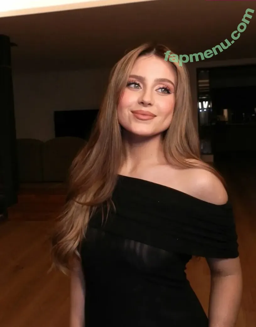 Roro nude photo #0089 (Roro.bueno / rocutey / whoisroro)