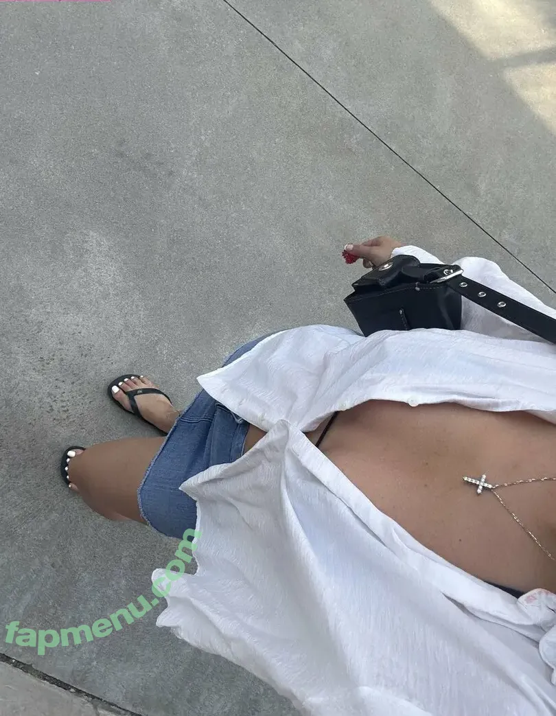 rosacaiu nude photo #0002 (rosiecacai)