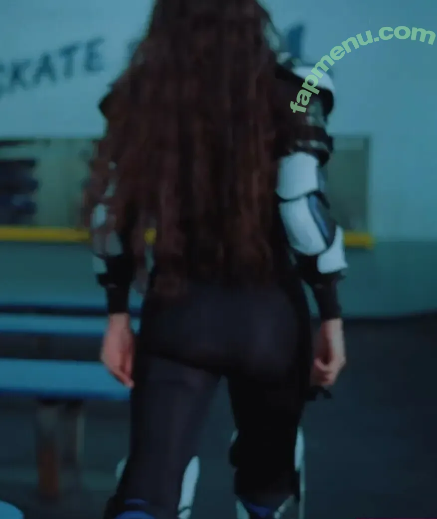 Rosalia nude photo #0339 (La Rosalía / rosalia.vt / therosaliaxo)