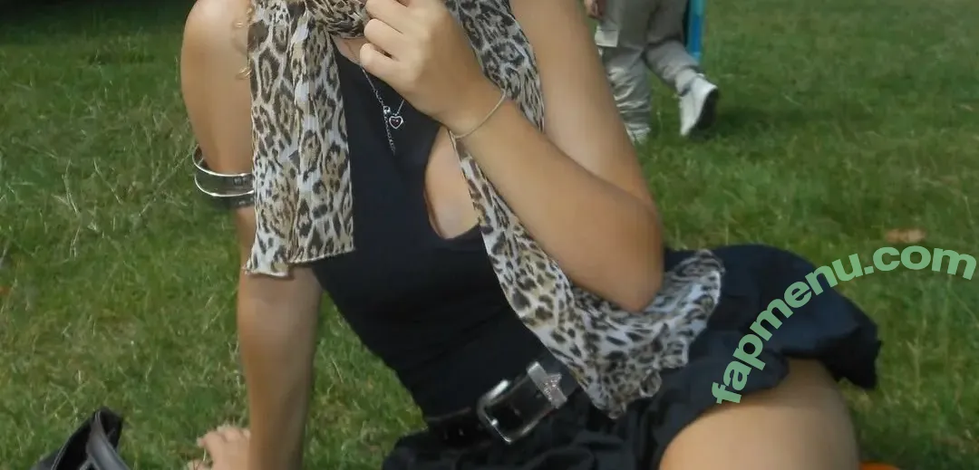 rosalie nude photo #0086 (r.osalied / sweeetrosalie)