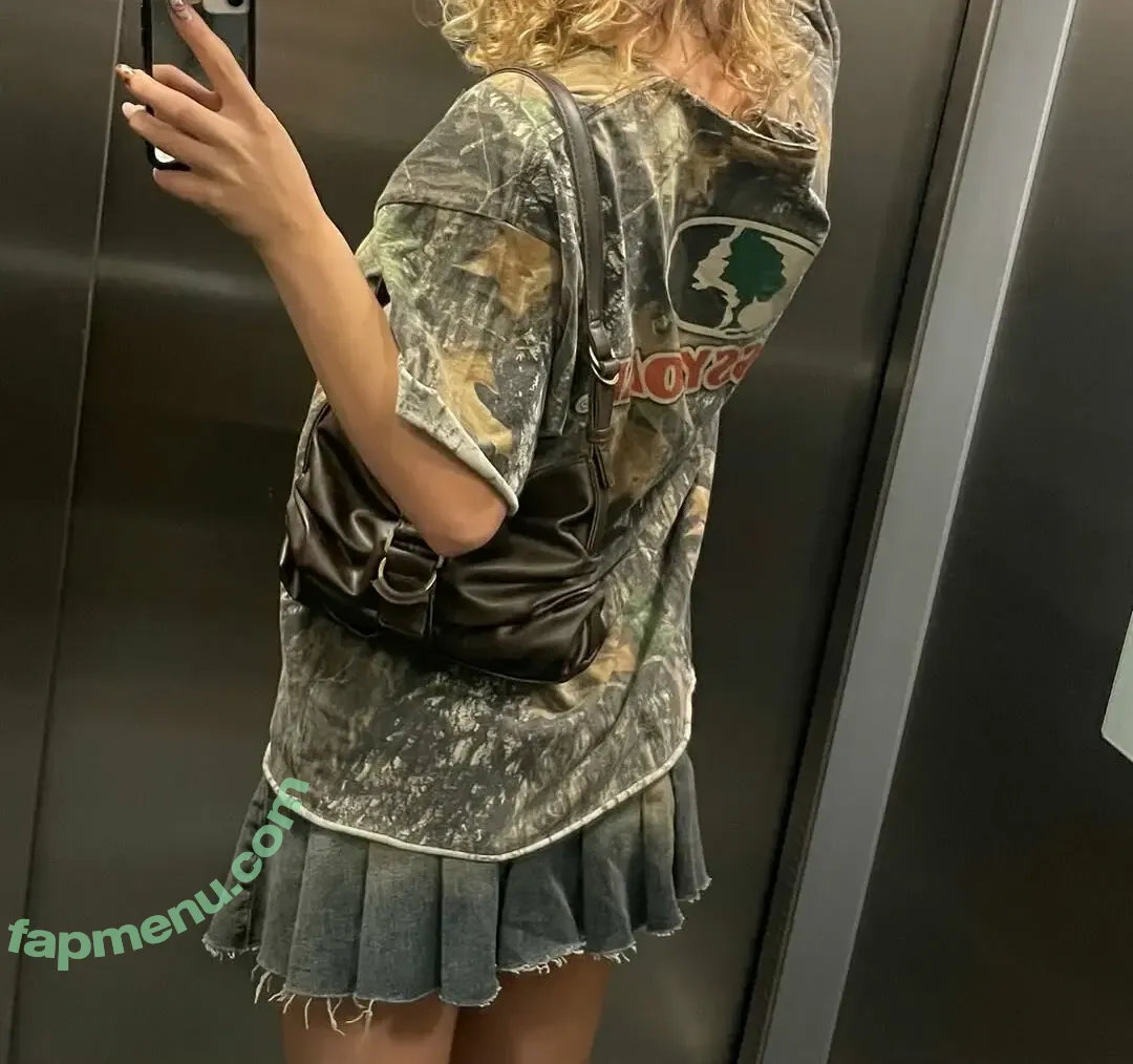 rosalie nude photo #0100 (r.osalied / sweeetrosalie)