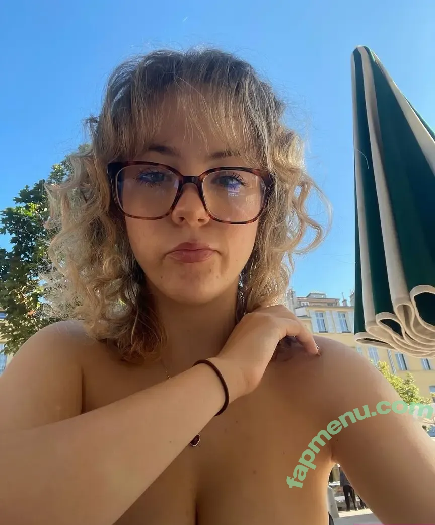 rosalie nude photo #0107 (r.osalied / sweeetrosalie)