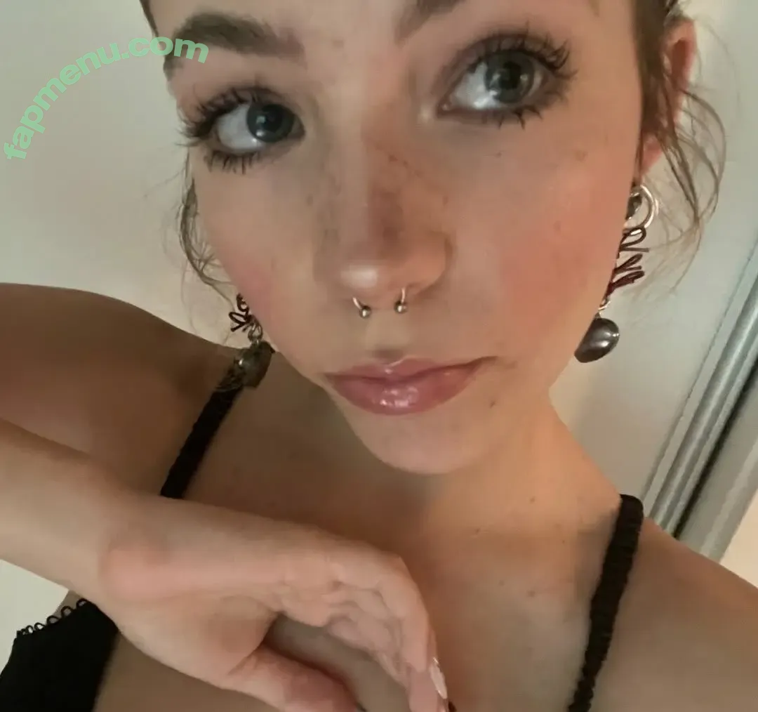 rosalie nude photo #0119 (r.osalied / sweeetrosalie)