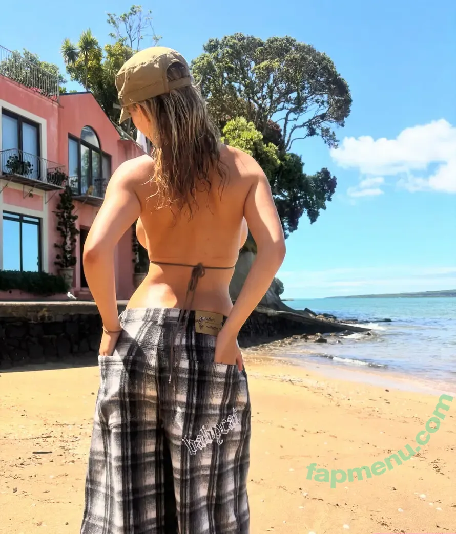 rosalie nude photo #0145 (r.osalied / sweeetrosalie)