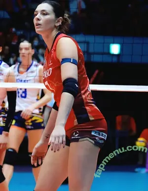 Rosamaria Montibeller / rosamariaoficial nude photo #0375