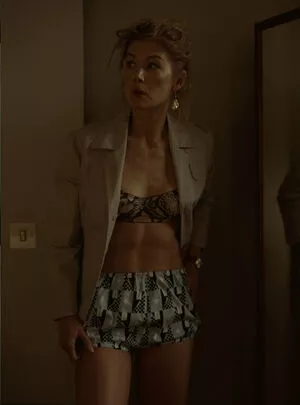 Rosamund Pike / mspike nude photo #0044