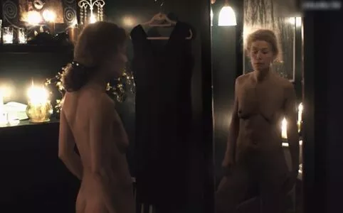 Rosamund Pike / mspike nude photo #0174