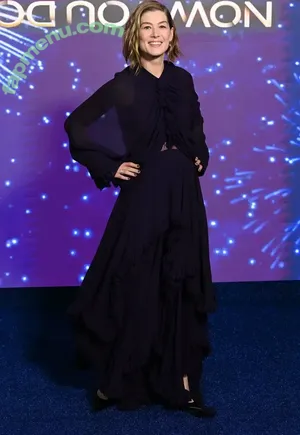 Rosamund Pike / mspike nude photo #0230