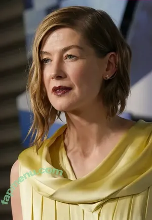 Rosamund Pike / mspike nude photo #0231