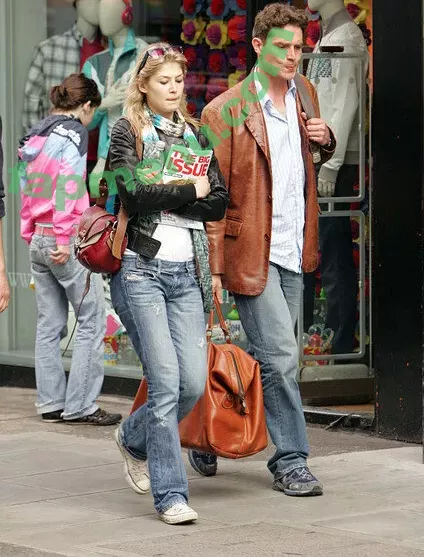 Rosamund Pike nude photo #0015 (mspike)