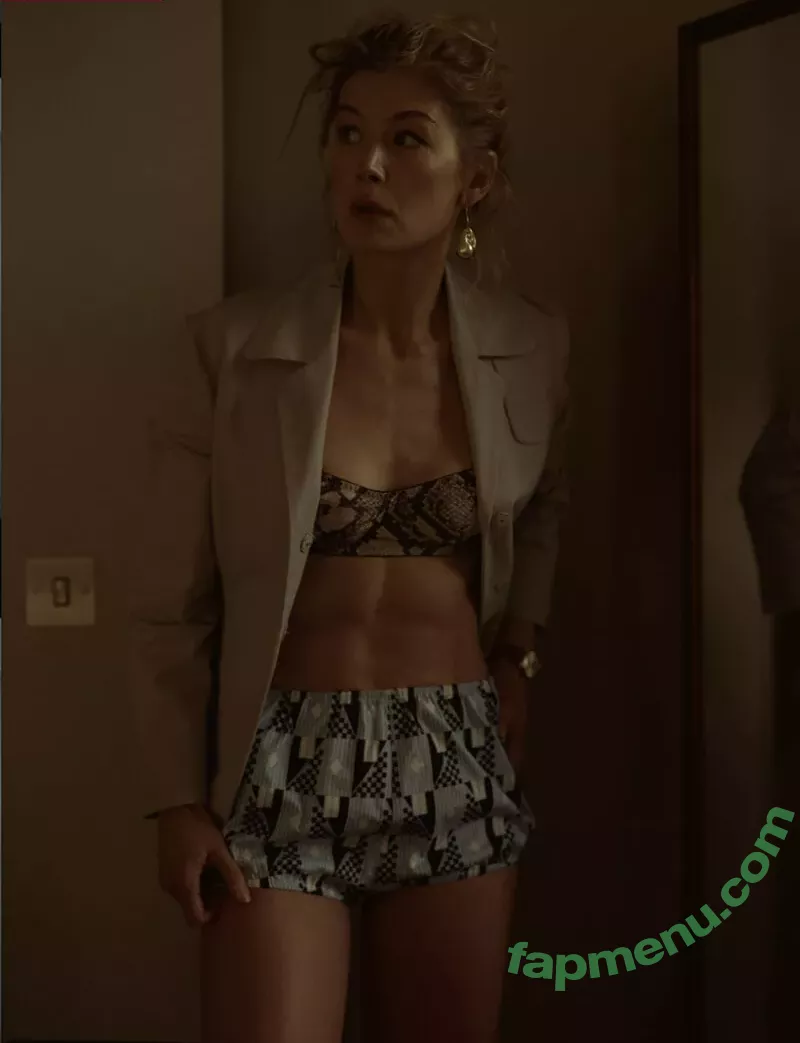 Rosamund Pike nude photo #0044 (mspike)