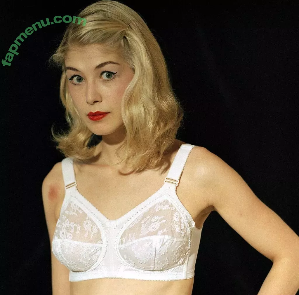 Rosamund Pike nude photo #0064 (mspike)