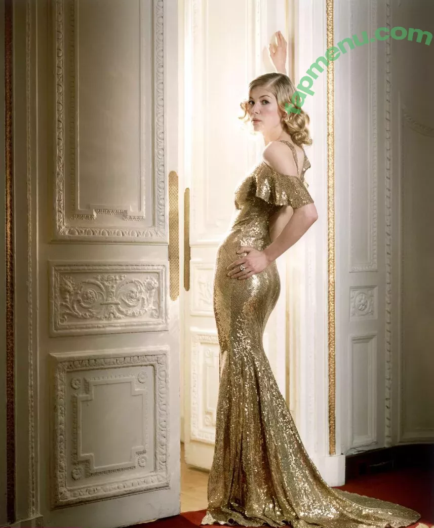 Rosamund Pike nude photo #0076 (mspike)