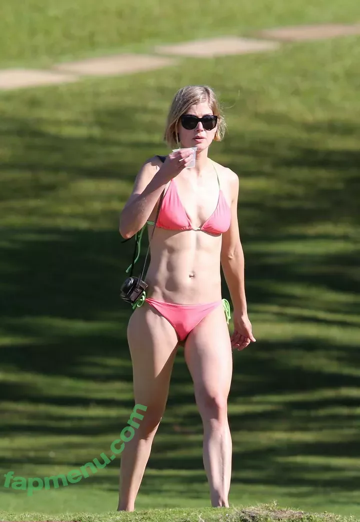 Rosamund Pike nude photo #0114 (mspike)