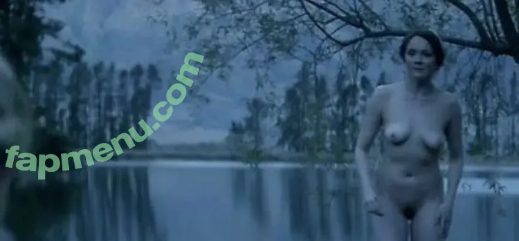 Rosamund Pike nude photo #0243 (mspike)