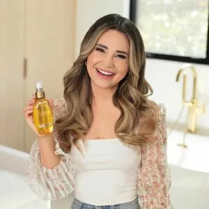 Rosanna Pansino / rosannapansino nude photo #0115