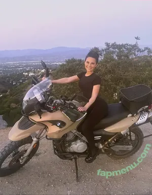 Rosanna Pansino / rosannapansino nude photo #0641