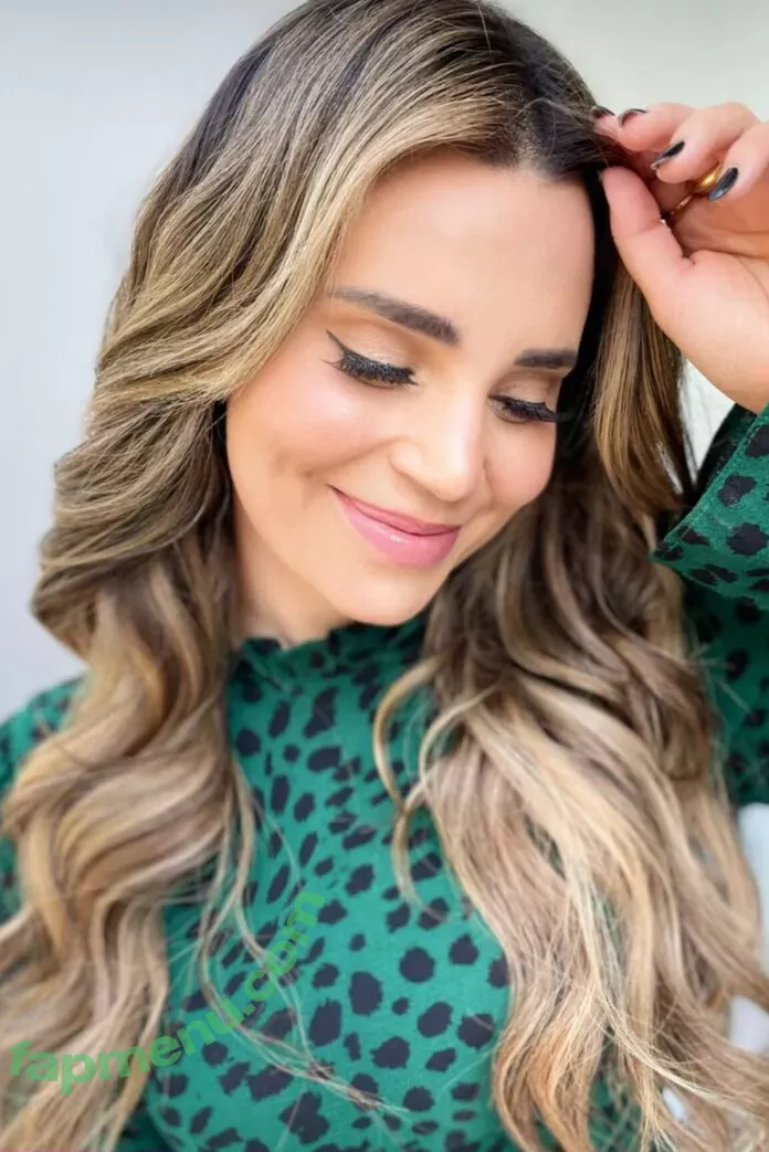 Rosanna Pansino nude photo #0053 (rosannapansino)