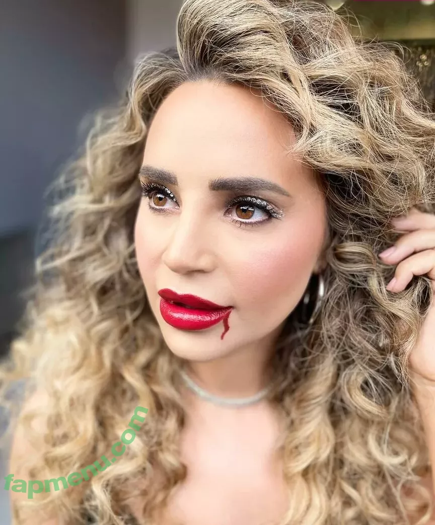 Rosanna Pansino nude photo #0080 (rosannapansino)