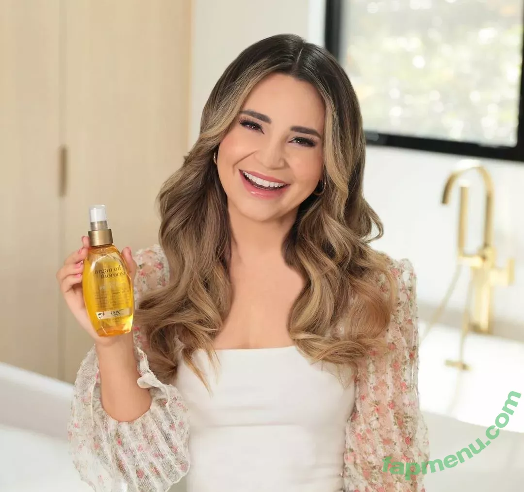 Rosanna Pansino nude photo #0115 (rosannapansino)