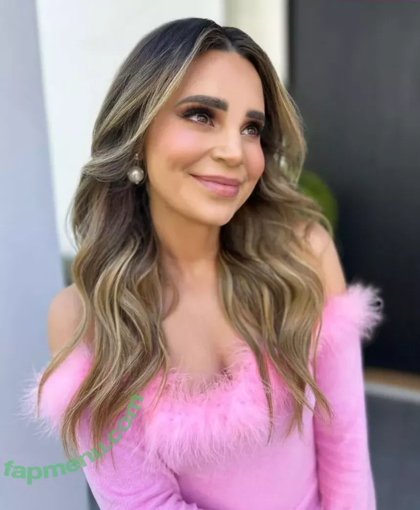 Rosanna Pansino nude photo #0120 (rosannapansino)