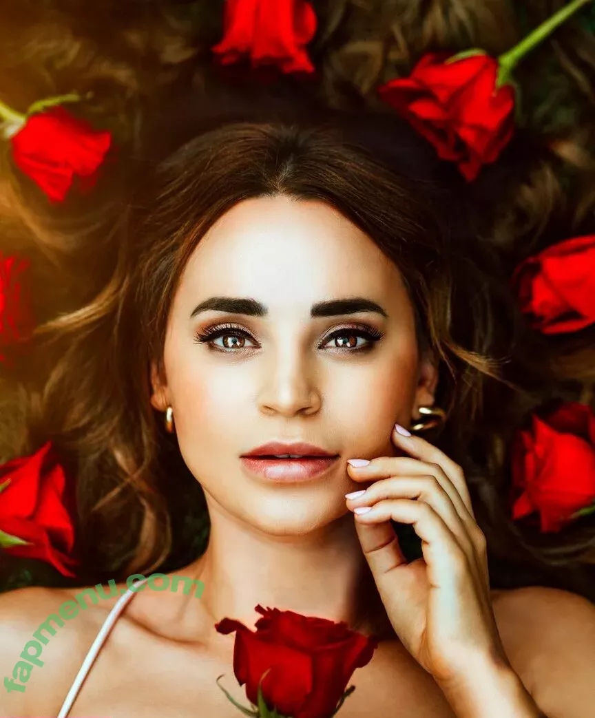 Rosanna Pansino nude photo #0151 (rosannapansino)