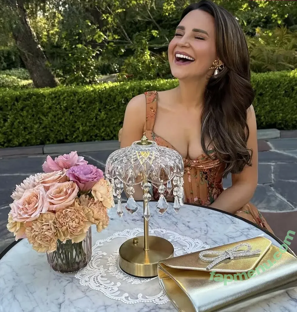 Rosanna Pansino nude photo #0582 (rosannapansino)