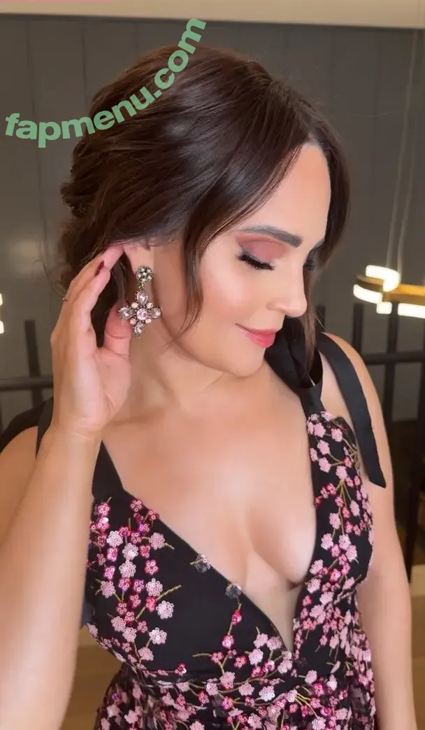 Rosanna Pansino nude photo #0690 (rosannapansino)