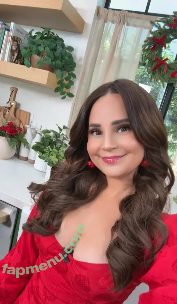 Rosanna Pansino nude photo #0710 (rosannapansino)