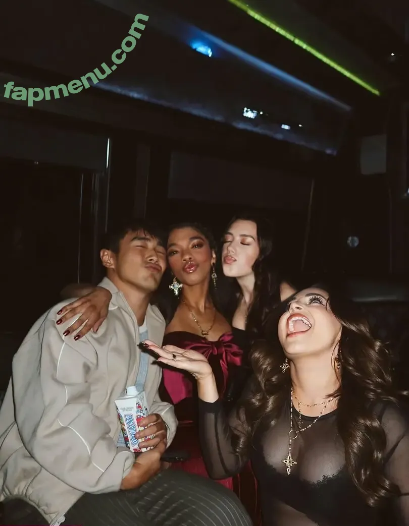 Rosanna Pansino nude photo #0712 (rosannapansino)