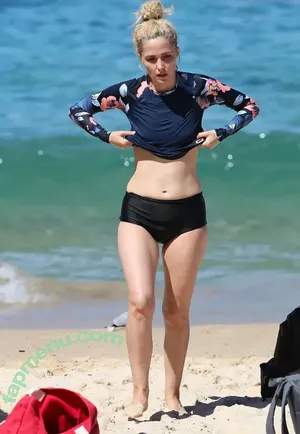 Rose Byrne / fullyrosebyrne nude photo #0326