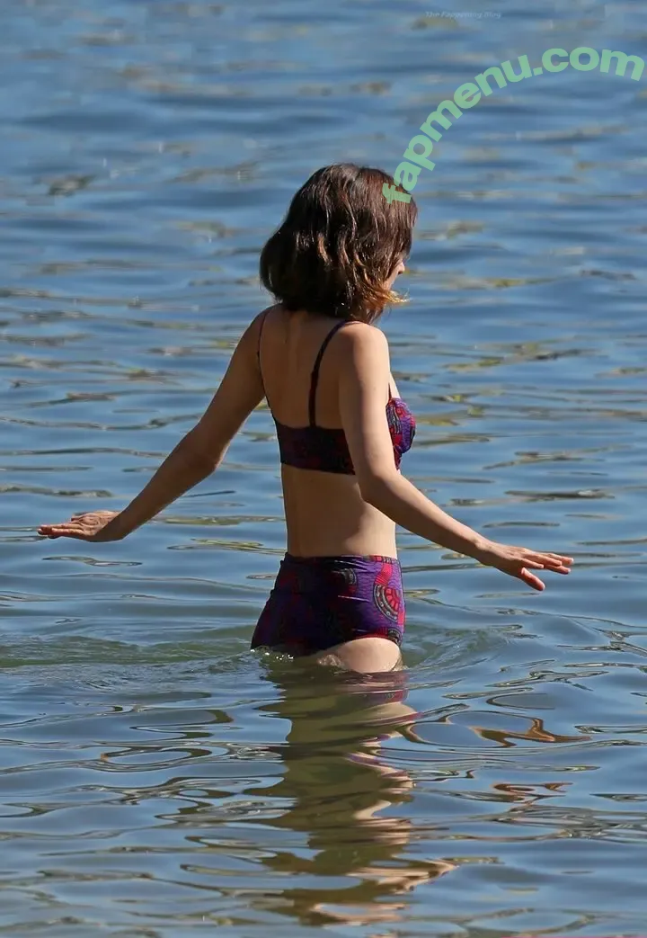 Rose Byrne nude photo #0258 (fullyrosebyrne)