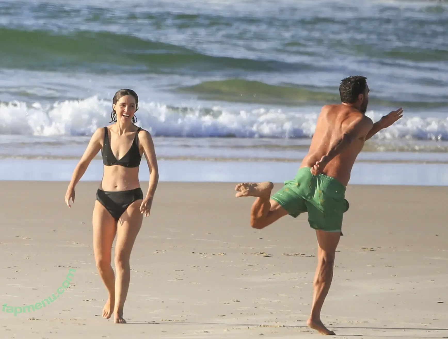 Rose Byrne nude photo #0440 (fullyrosebyrne)