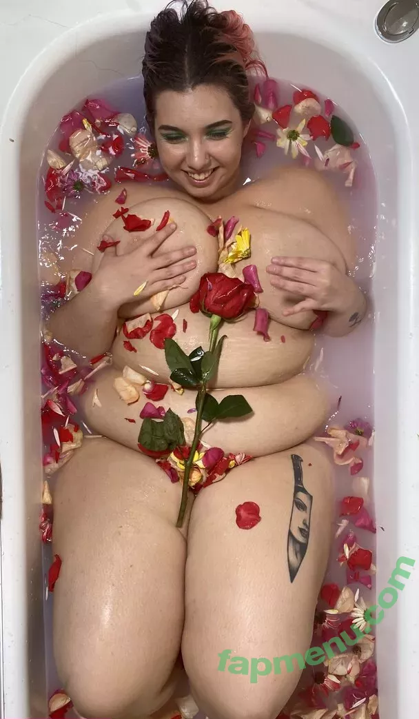 rose_d_kush nude photo #0009 (rosedkush__)