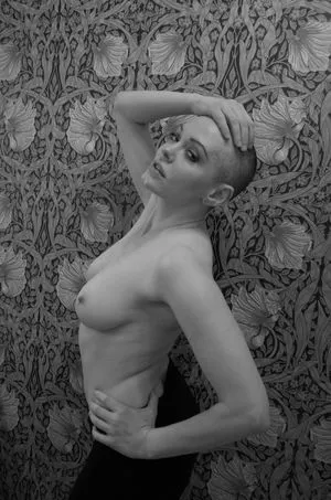 Rose Mcgowan / rosemcgowan nude photo #0121