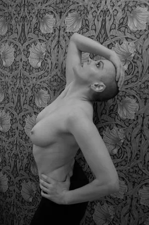 Rose Mcgowan / rosemcgowan nude photo #0125