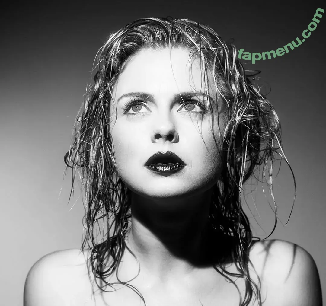 Rose McIver nude photo #0062 (imrosemciver)