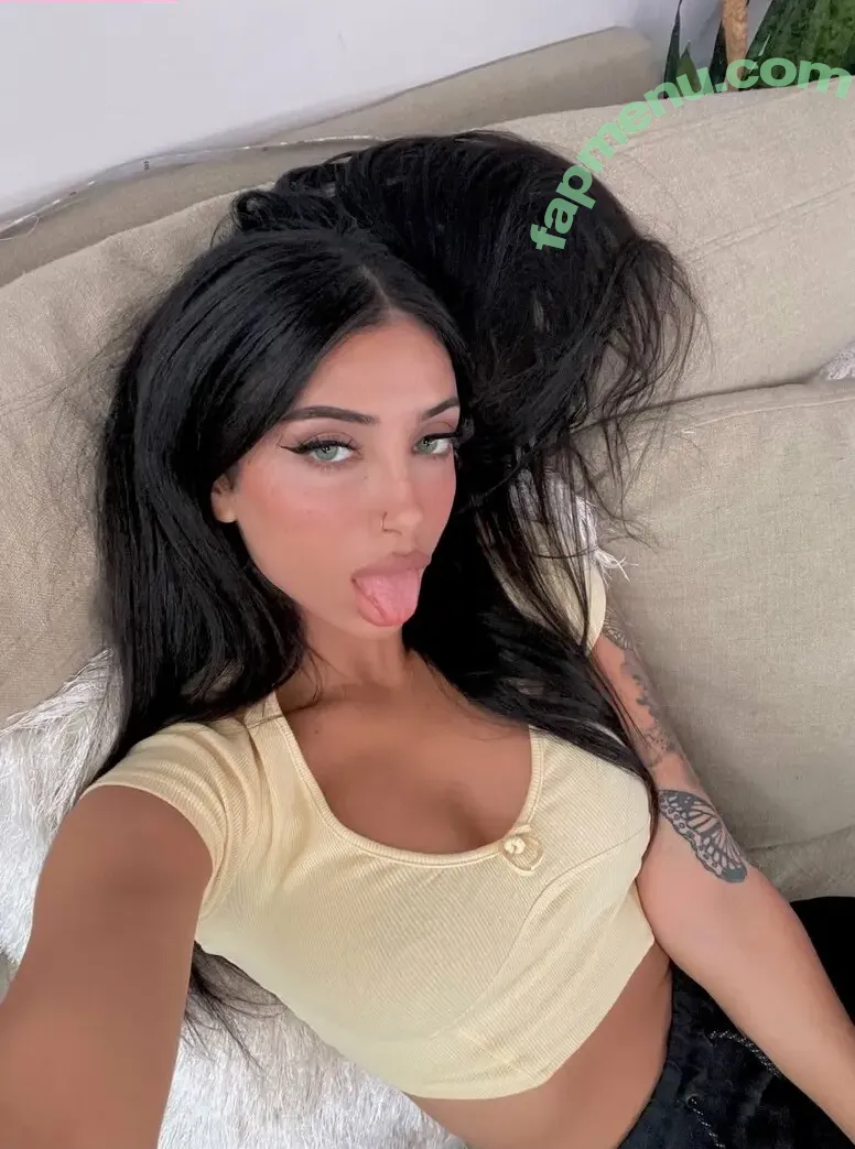 Rose Zara nude photo #0004 (cupofchaii / cupofchaiii / rose.zara)
